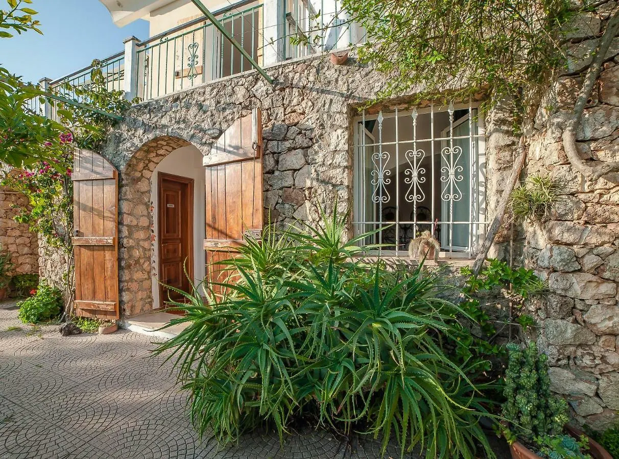 B&B Sopra Il Borgo Finale Ligure Bed & Breakfast